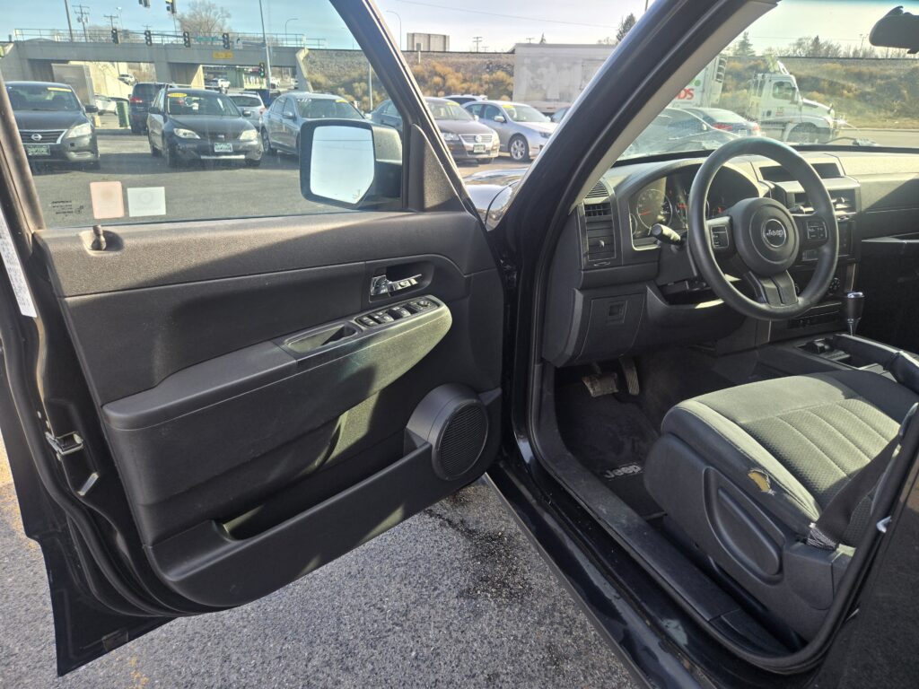 JEEP Liberty Sport 2012