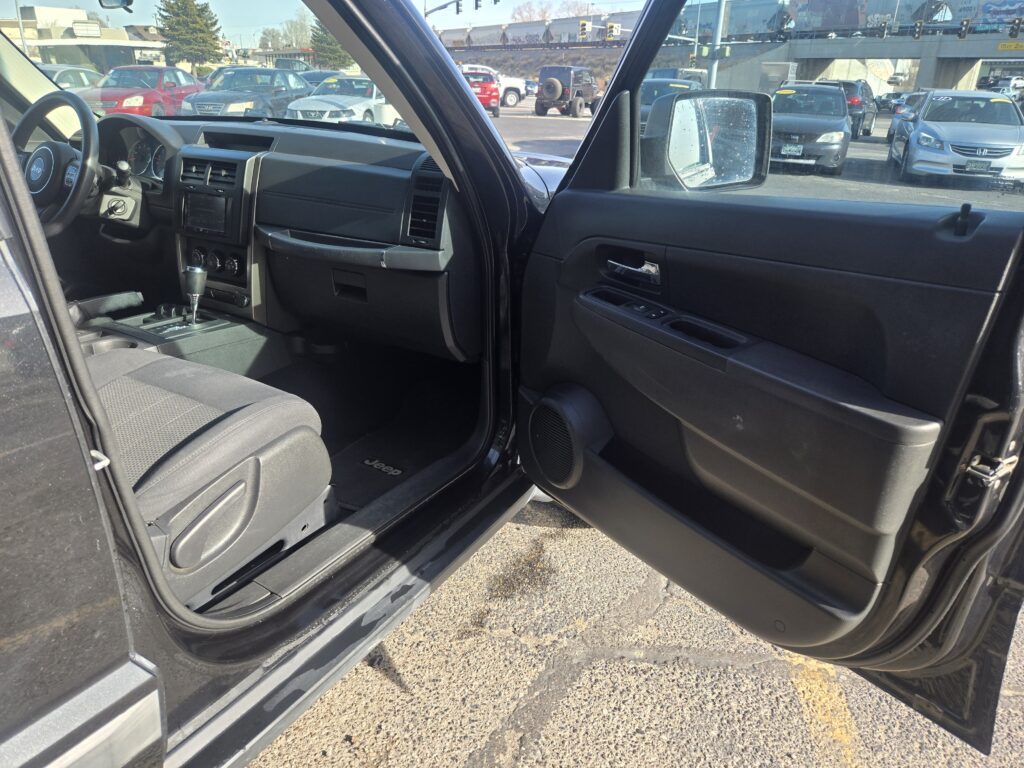 JEEP Liberty Sport 2012