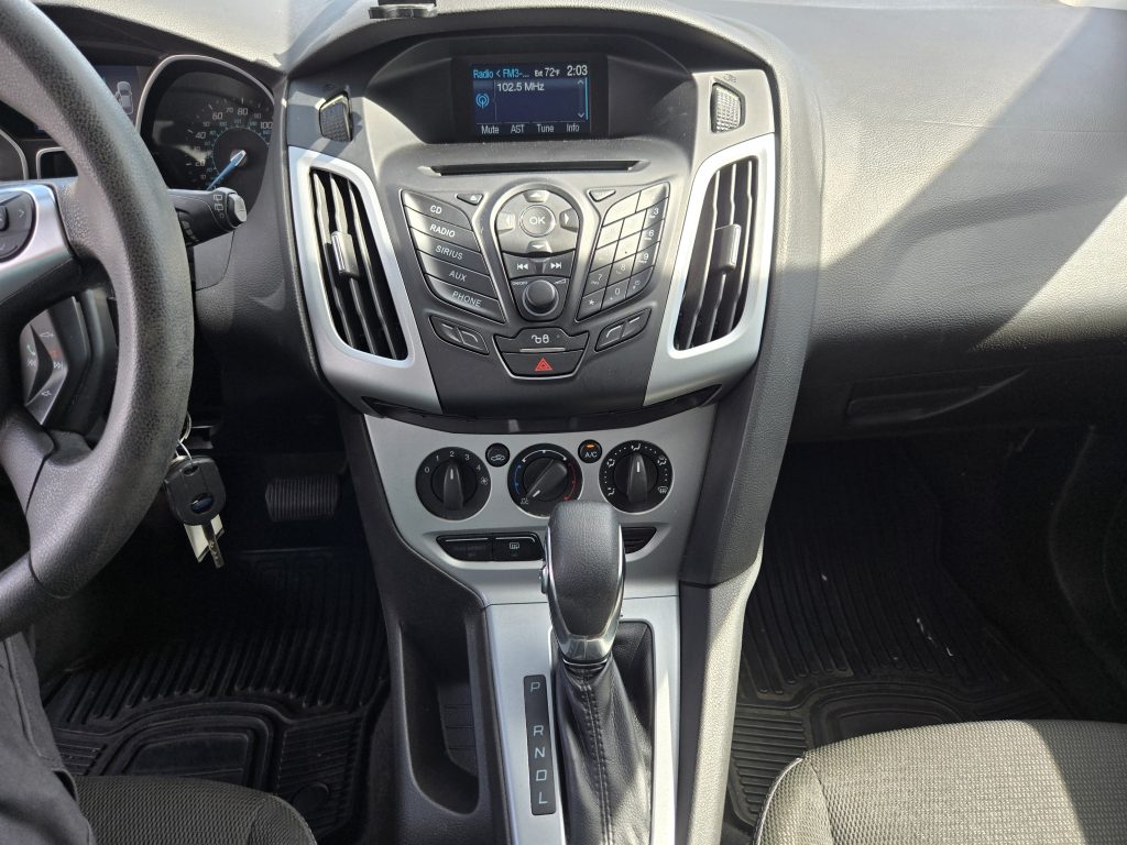 FORD Focus SE 2012 Hatchback