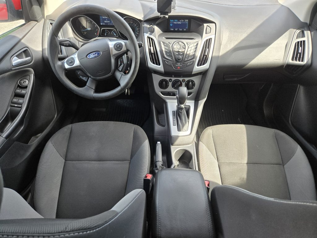 FORD Focus SE 2012 Hatchback