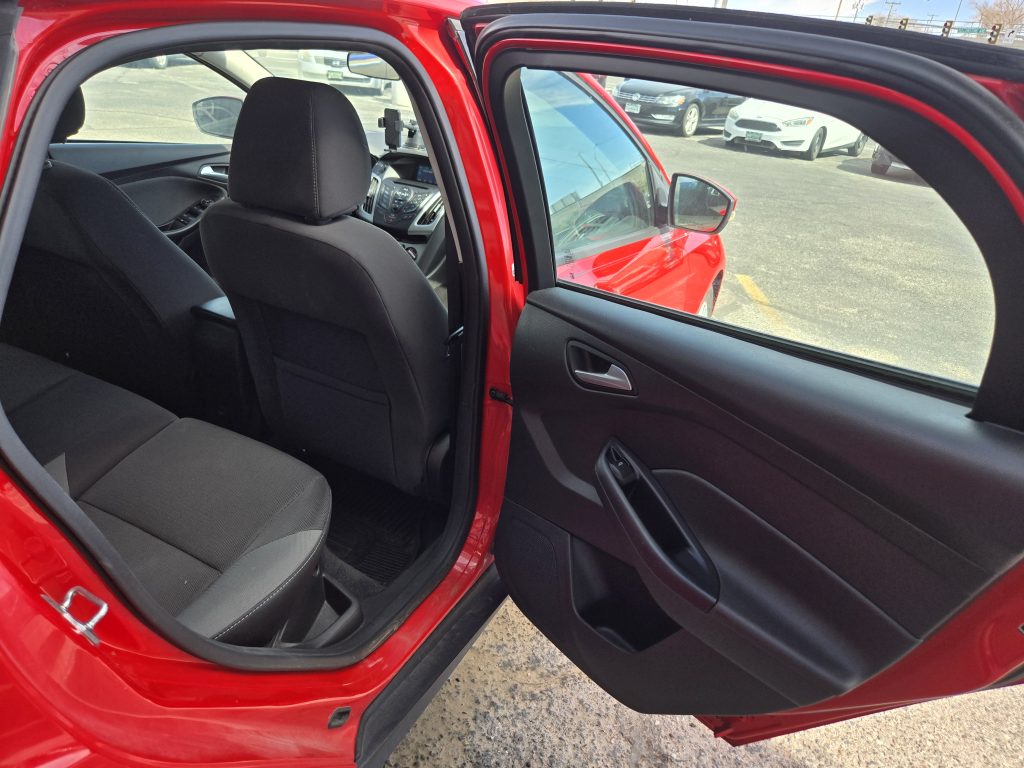 FORD Focus SE 2012 Hatchback