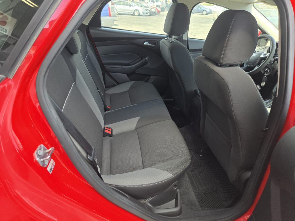 FORD Focus SE 2012 Hatchback
