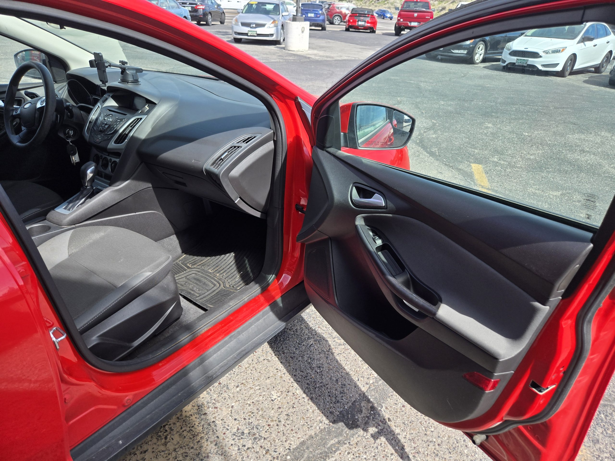 FORD Focus SE 2012 Hatchback