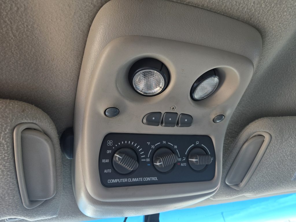 CHEVROLET Tahoe 2002 Sport