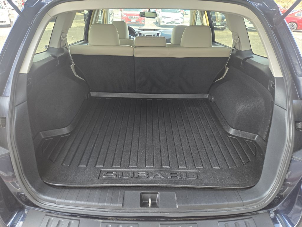 SUBARU Outback Limited 2012