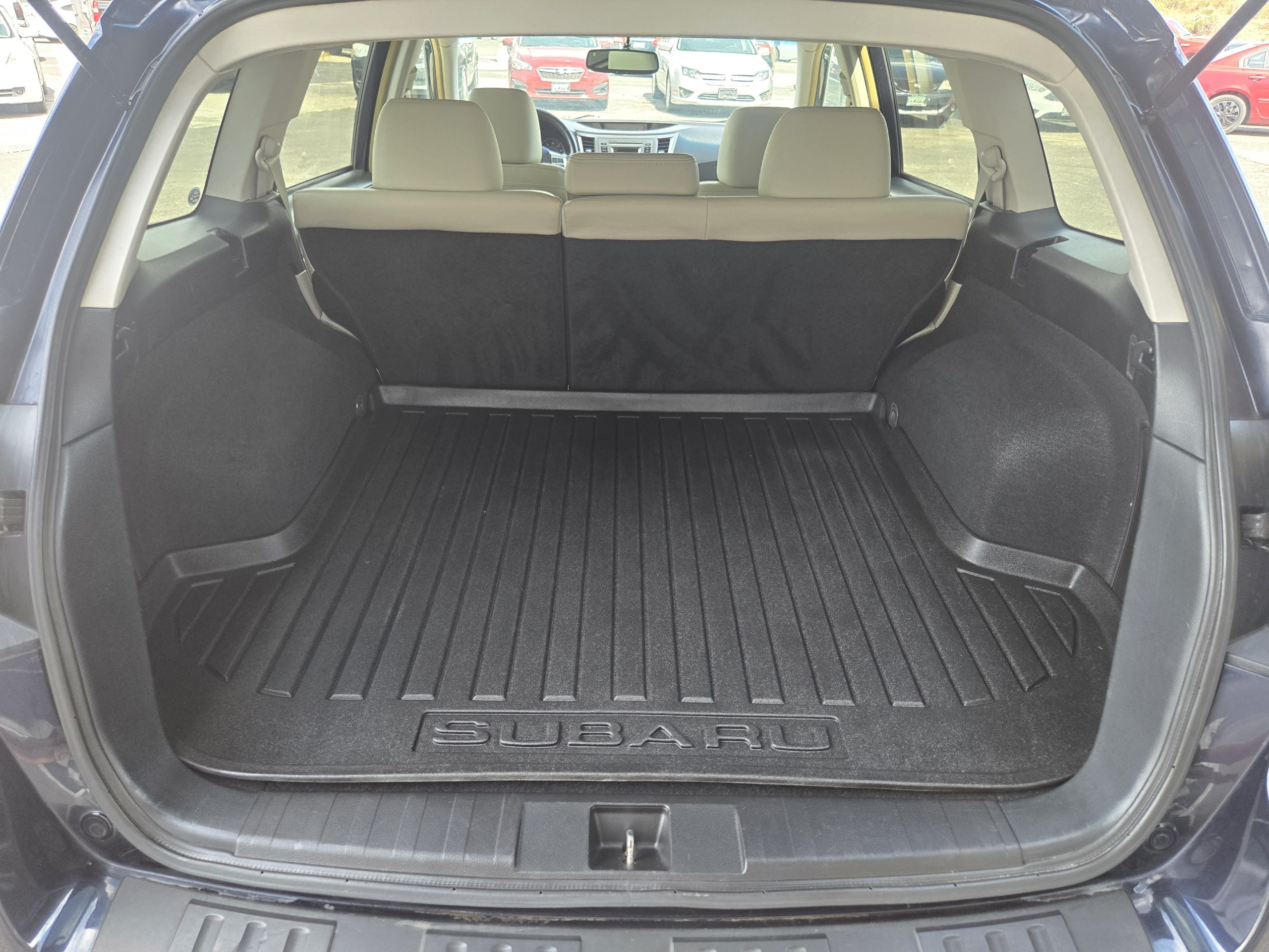 SUBARU Outback Limited 2012