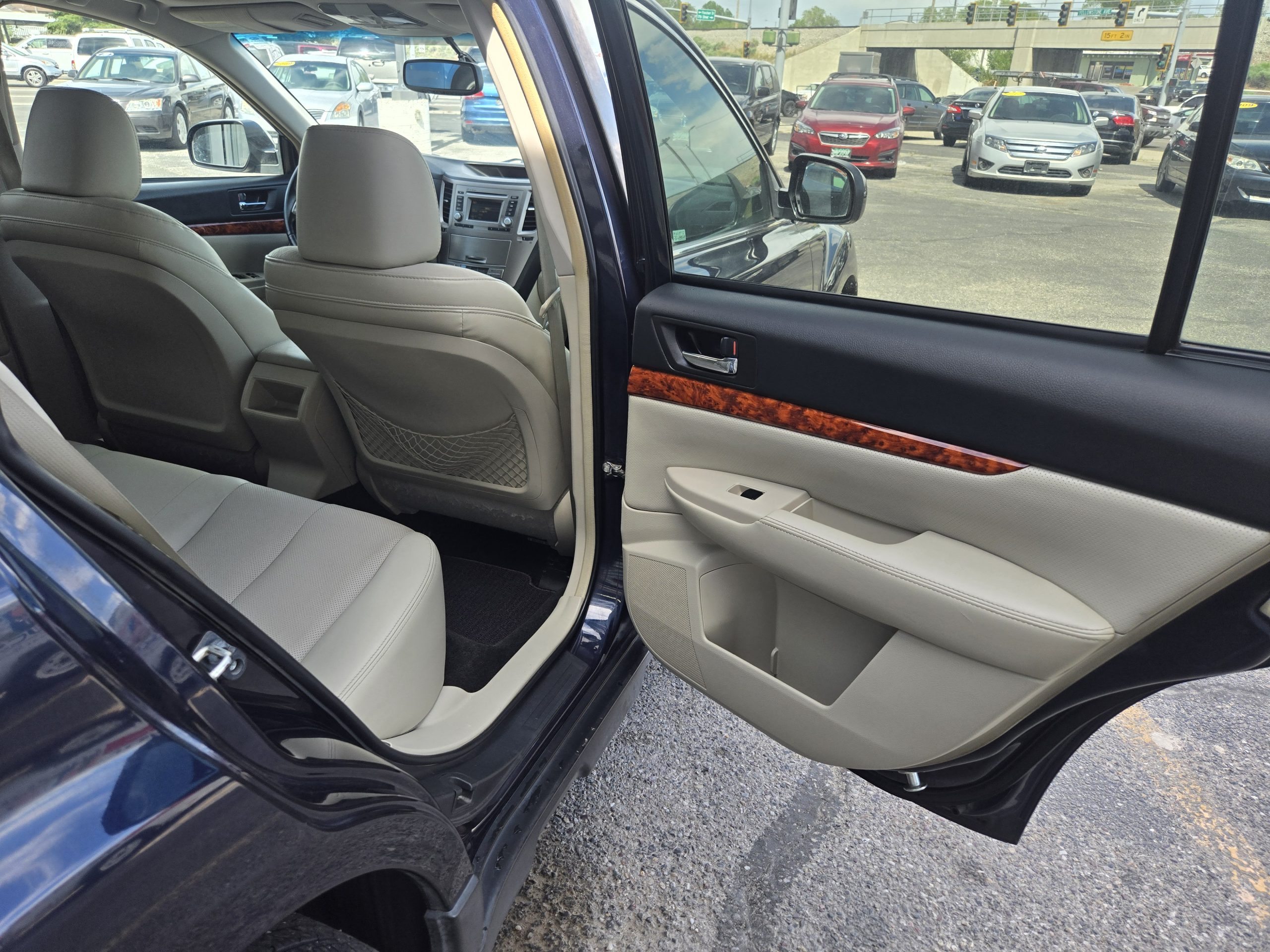 SUBARU Outback Limited 2012