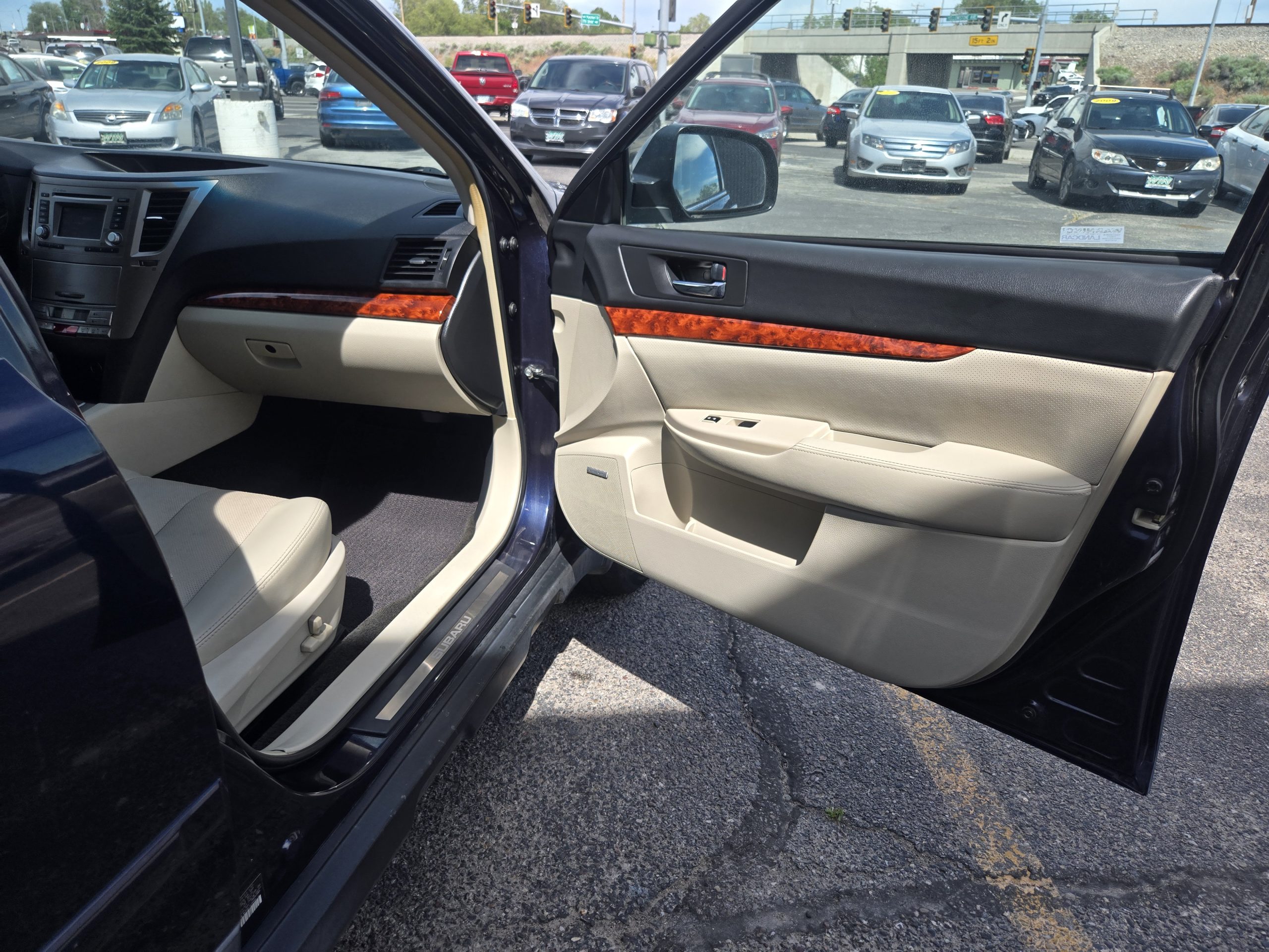 SUBARU Outback Limited 2012