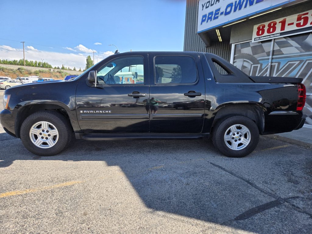 CHEVROLET Avalanche LS 2008 Sport Utility Truck