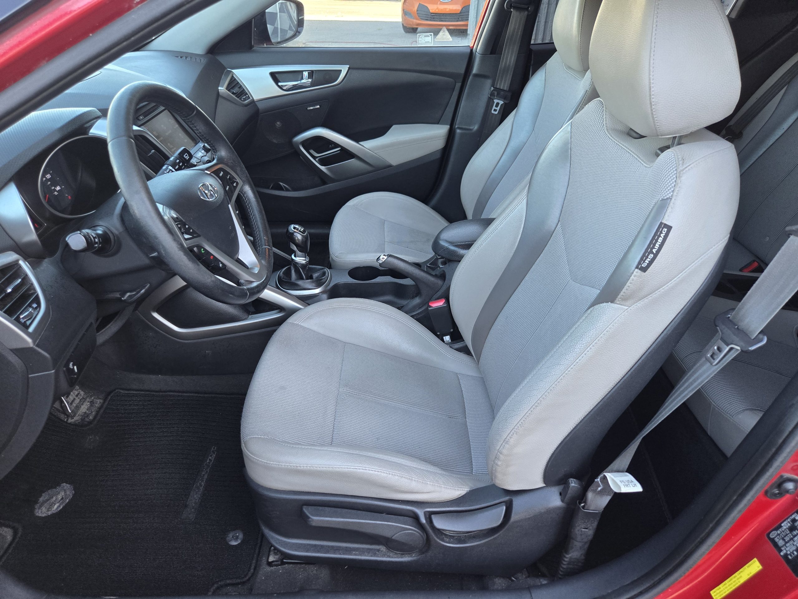 HYUNDAI Veloster 2013