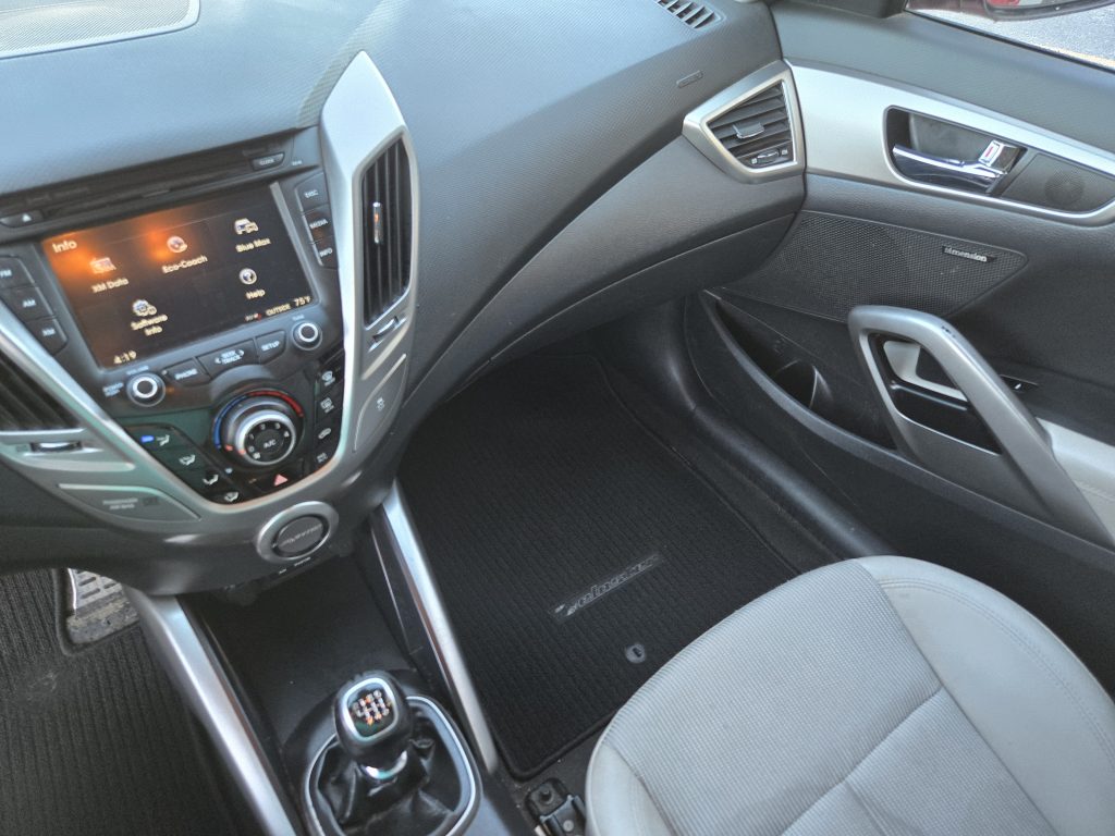 HYUNDAI Veloster 2013