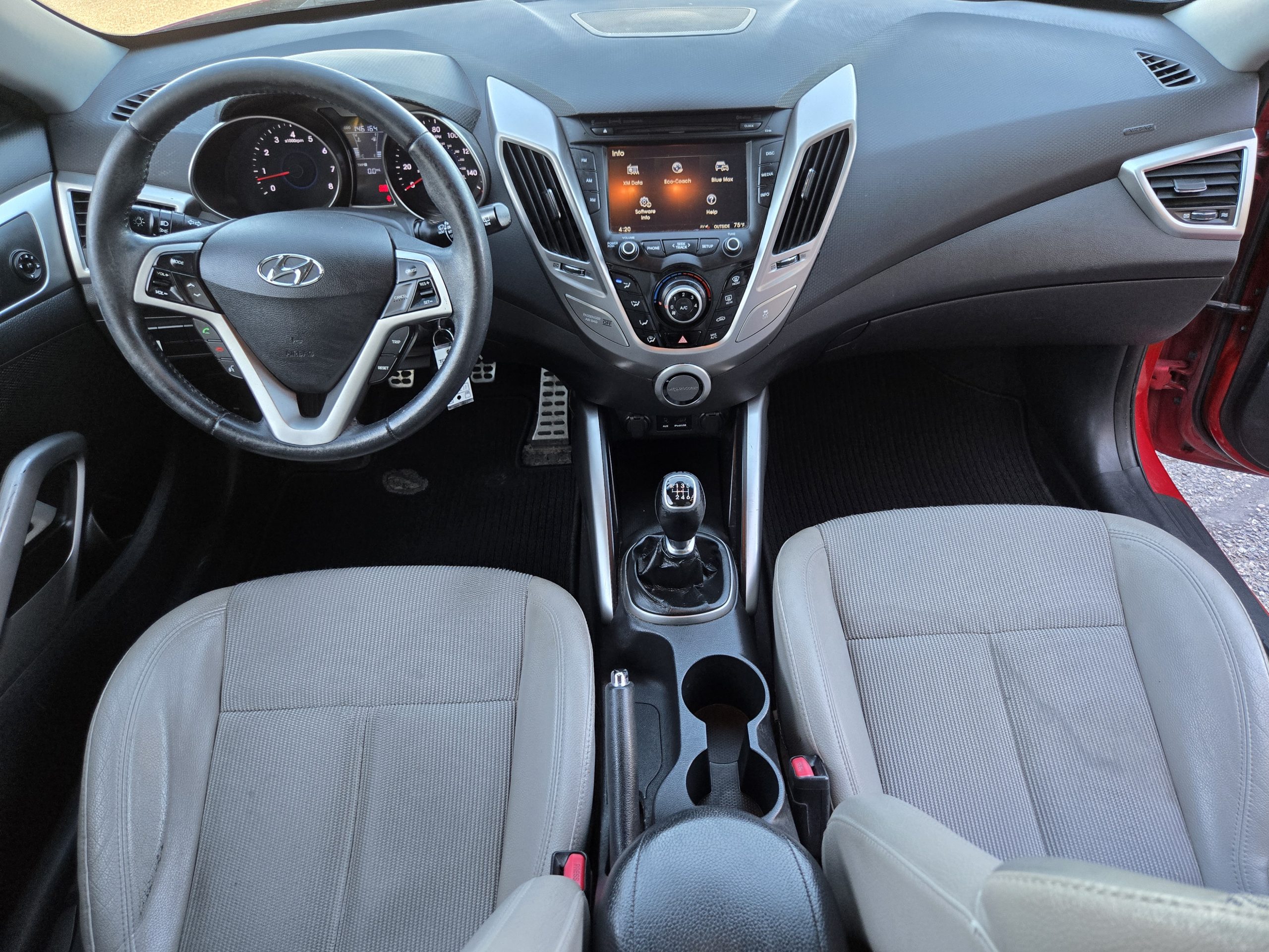 HYUNDAI Veloster 2013