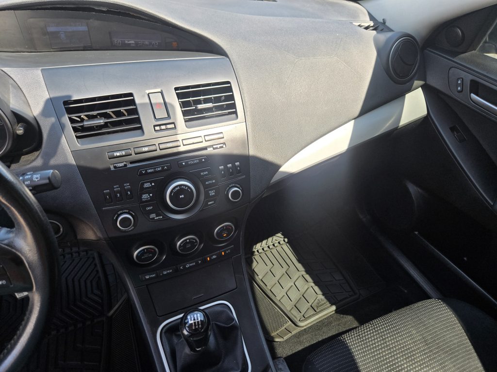 MAZDA Mazda3 Touring 2013