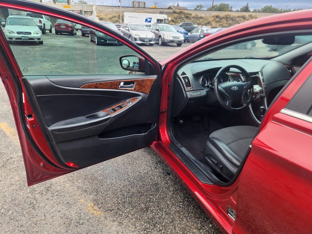 Hyundai Solata SE 2011