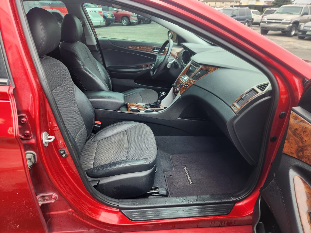 Hyundai Solata SE 2011